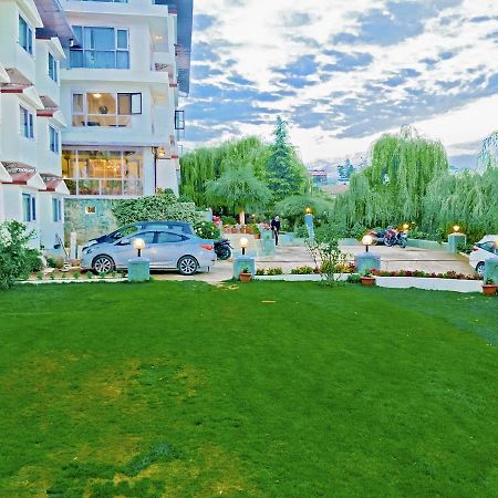 Royal Jardin Whistling Pines Resort Шімла Екстер'єр фото
