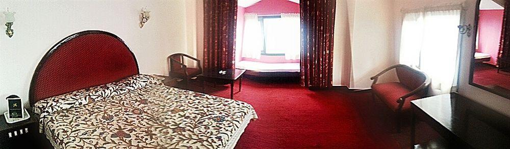 Royal Jardin Whistling Pines Resort Шімла Екстер'єр фото