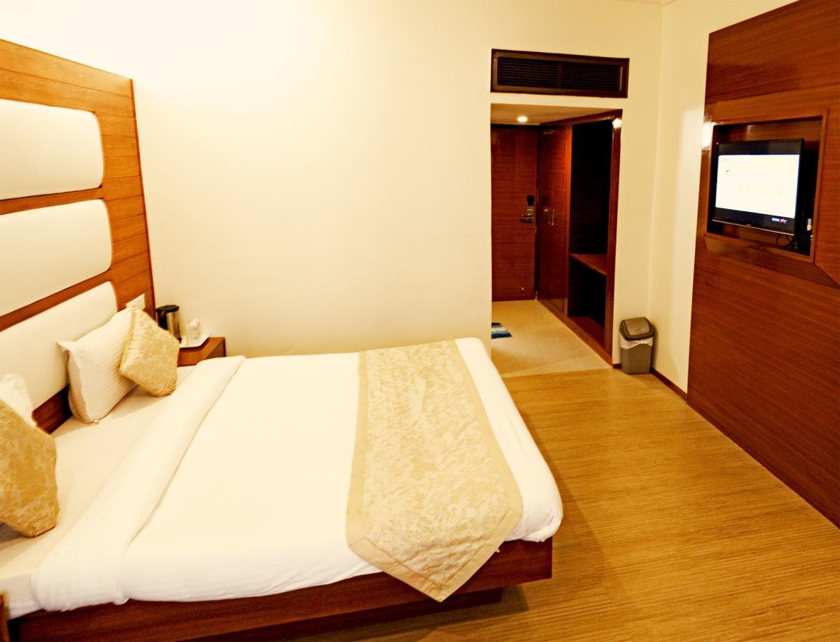 Royal Jardin Whistling Pines Resort Шімла Екстер'єр фото