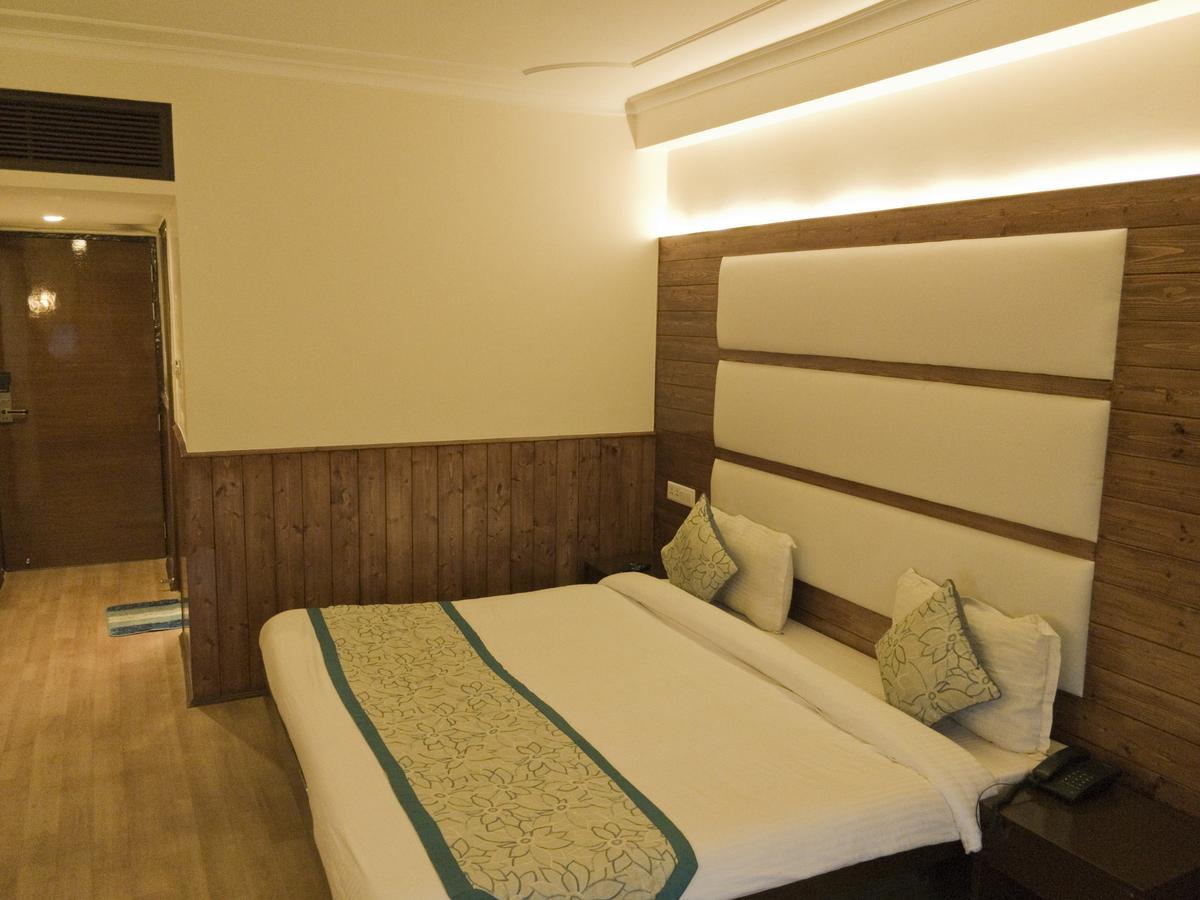 Royal Jardin Whistling Pines Resort Шімла Екстер'єр фото