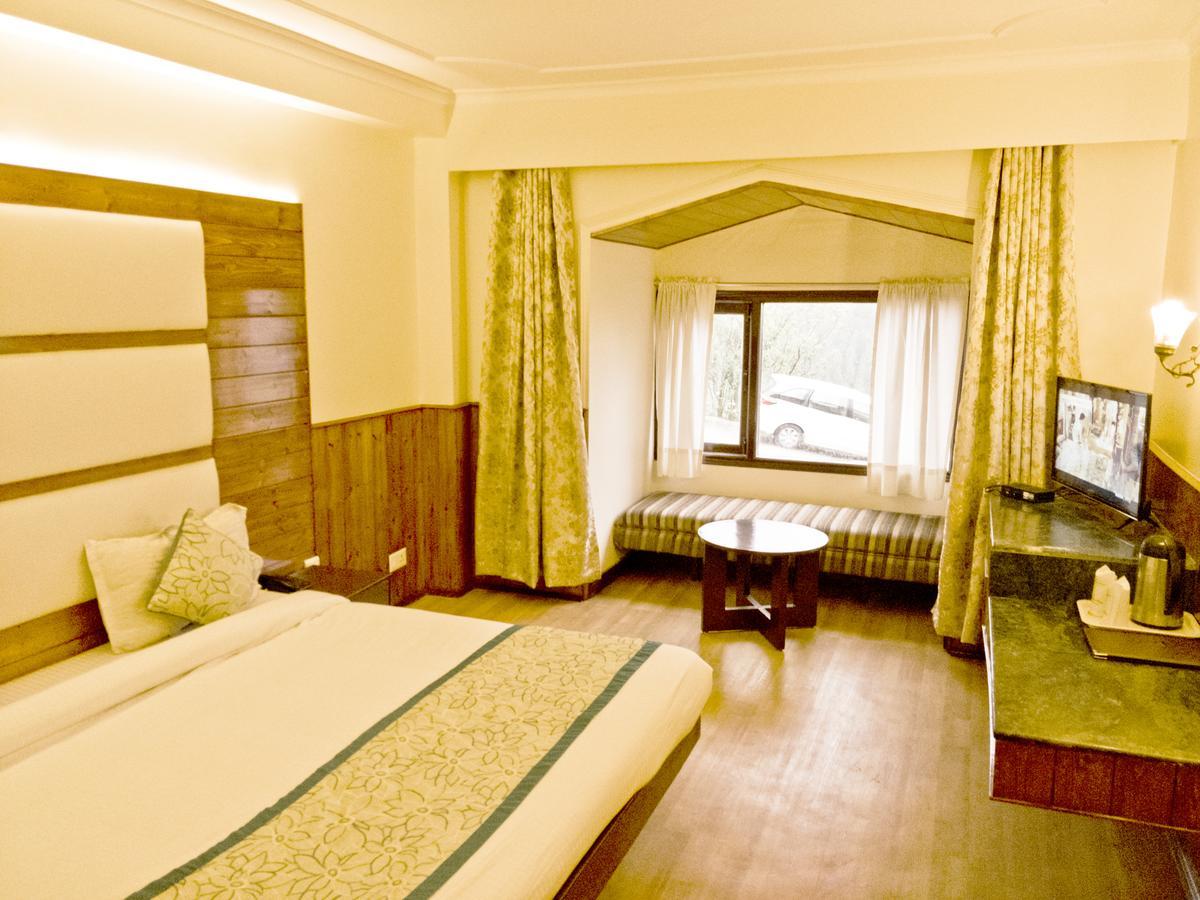 Royal Jardin Whistling Pines Resort Шімла Екстер'єр фото