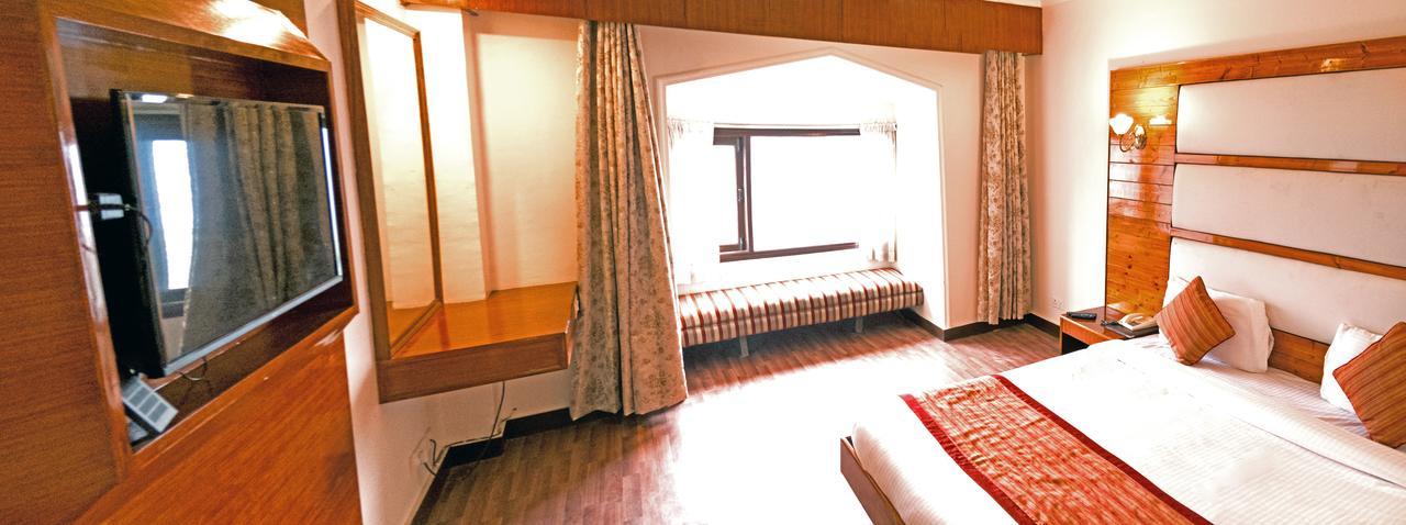 Royal Jardin Whistling Pines Resort Шімла Екстер'єр фото