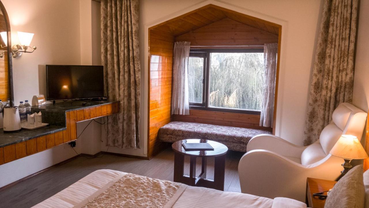 Royal Jardin Whistling Pines Resort Шімла Екстер'єр фото