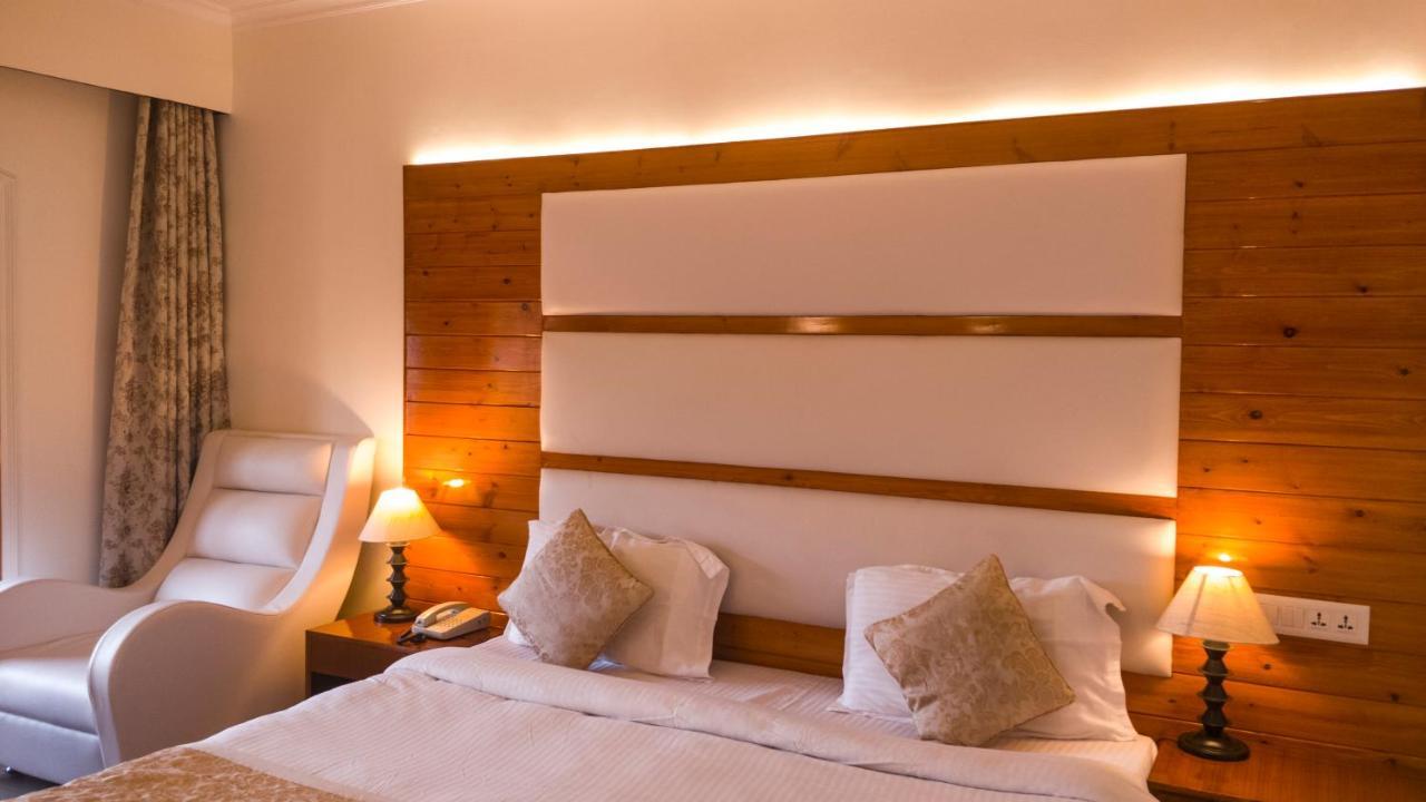Royal Jardin Whistling Pines Resort Шімла Екстер'єр фото