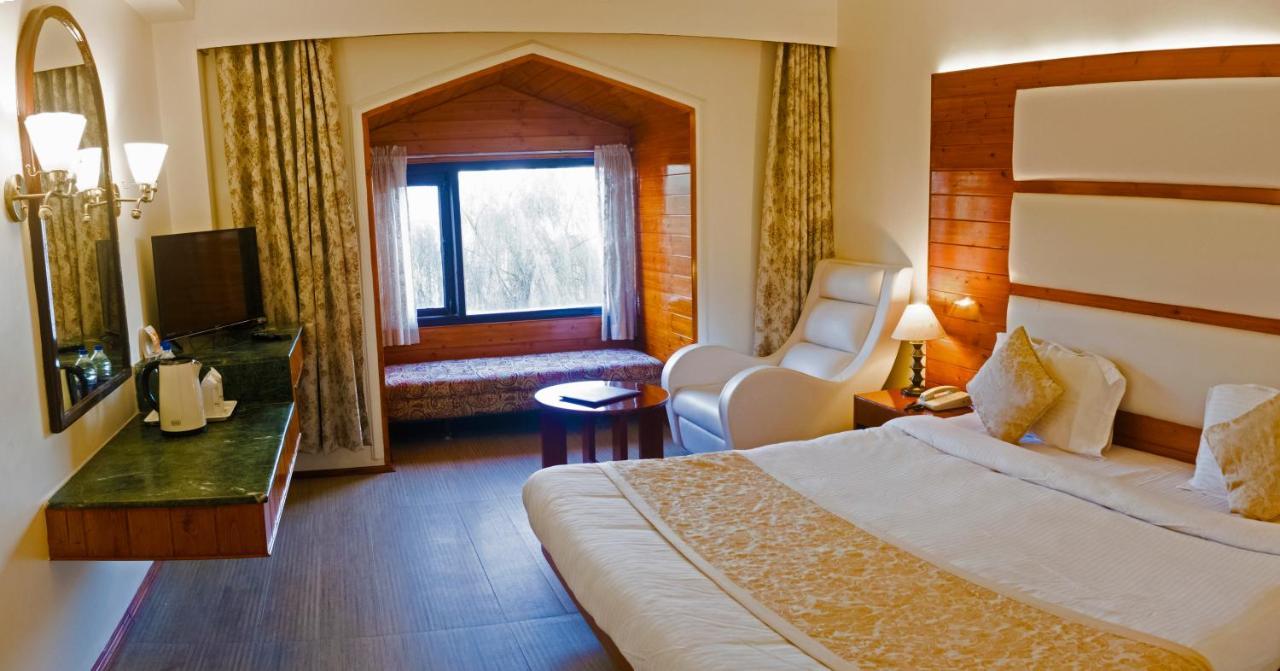 Royal Jardin Whistling Pines Resort Шімла Екстер'єр фото